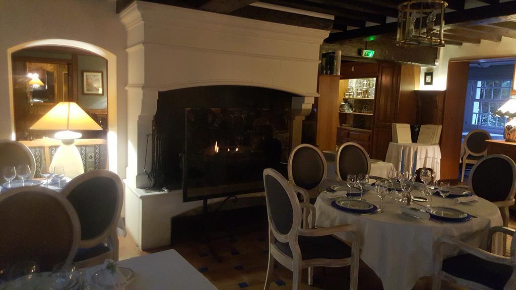 Logis - Hotel & Restaurant Le Gonfalon Germigny-l'Eveque Exterior photo