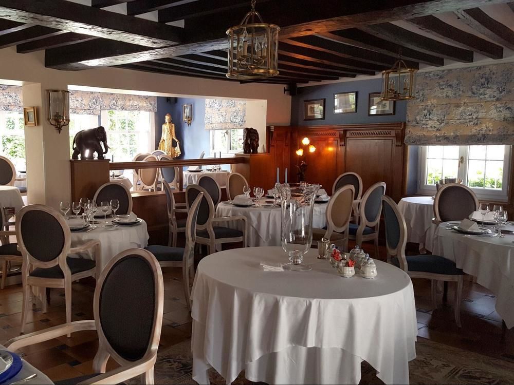 Logis - Hotel & Restaurant Le Gonfalon Germigny-l'Eveque Exterior photo